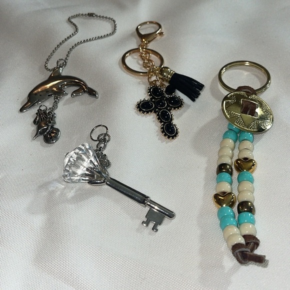 Keychain lot dolphin and more - Picture 2 of 6